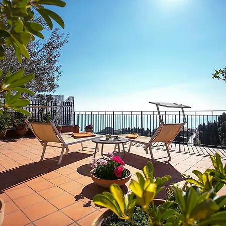 Francesca's Apartment Taormina